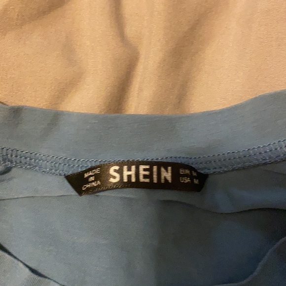 Blue shein t good condition not worn much - Picture 2 of 3